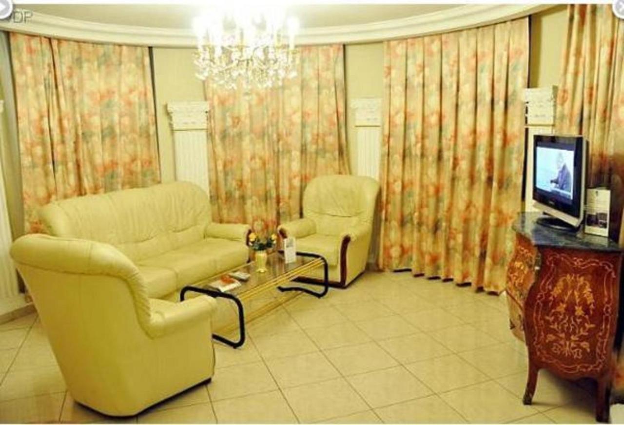 Hotel Vallee Des Princes ドゥアラ エクステリア 写真