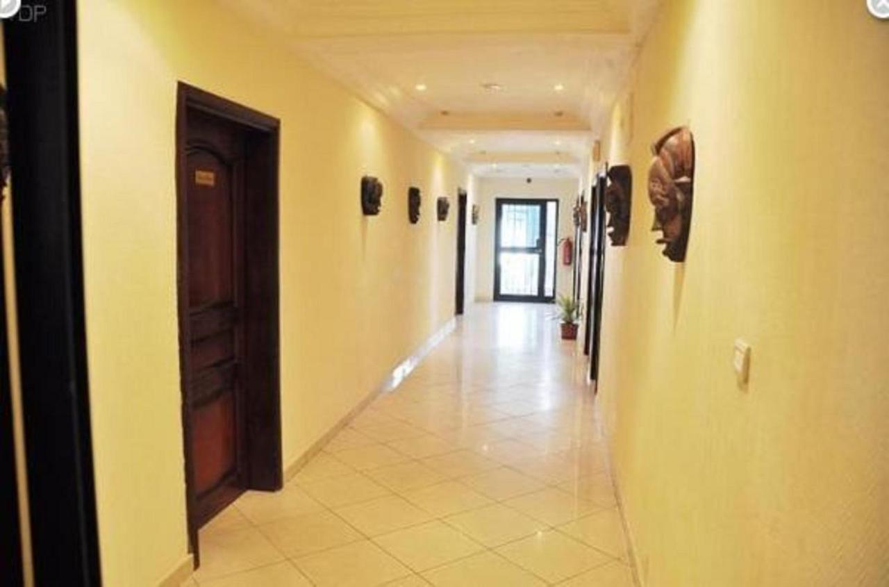 Hotel Vallee Des Princes ドゥアラ エクステリア 写真