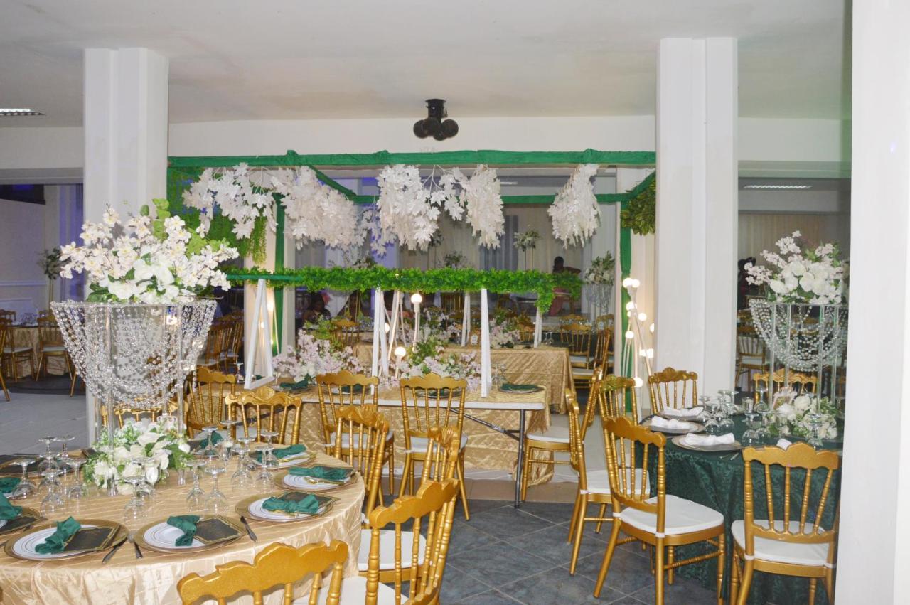 Hotel Vallee Des Princes ドゥアラ エクステリア 写真