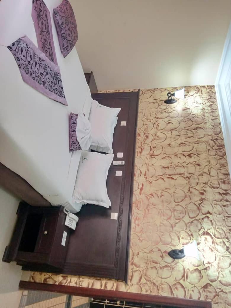 Hotel Vallee Des Princes ドゥアラ エクステリア 写真