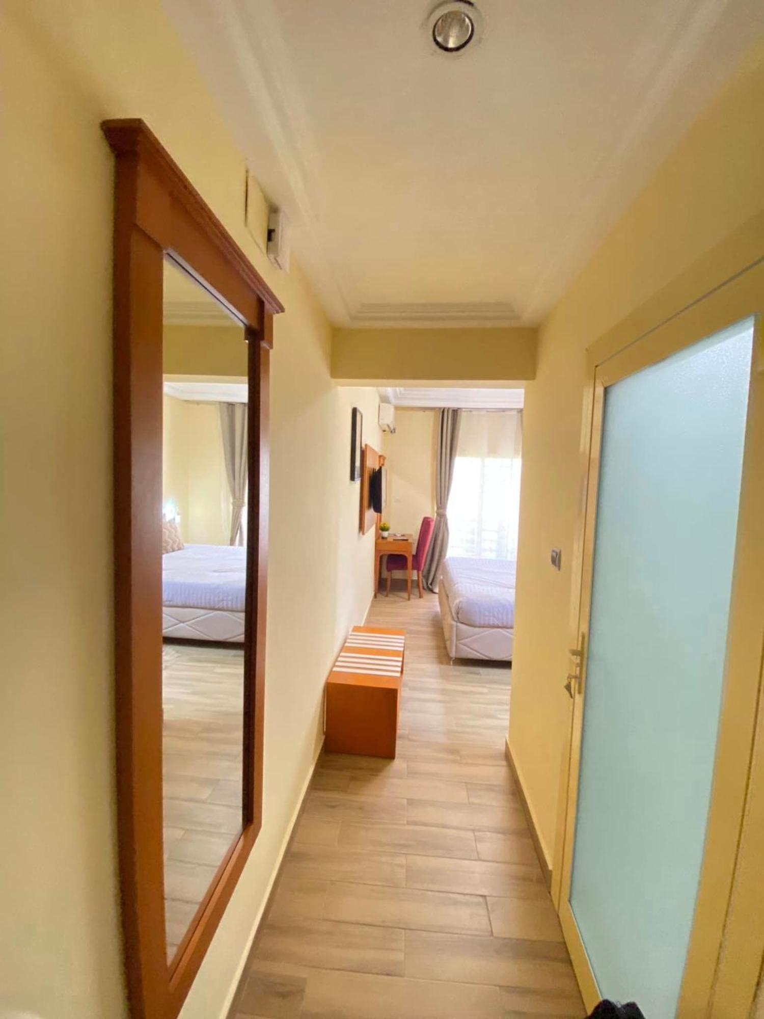 Hotel Vallee Des Princes ドゥアラ エクステリア 写真