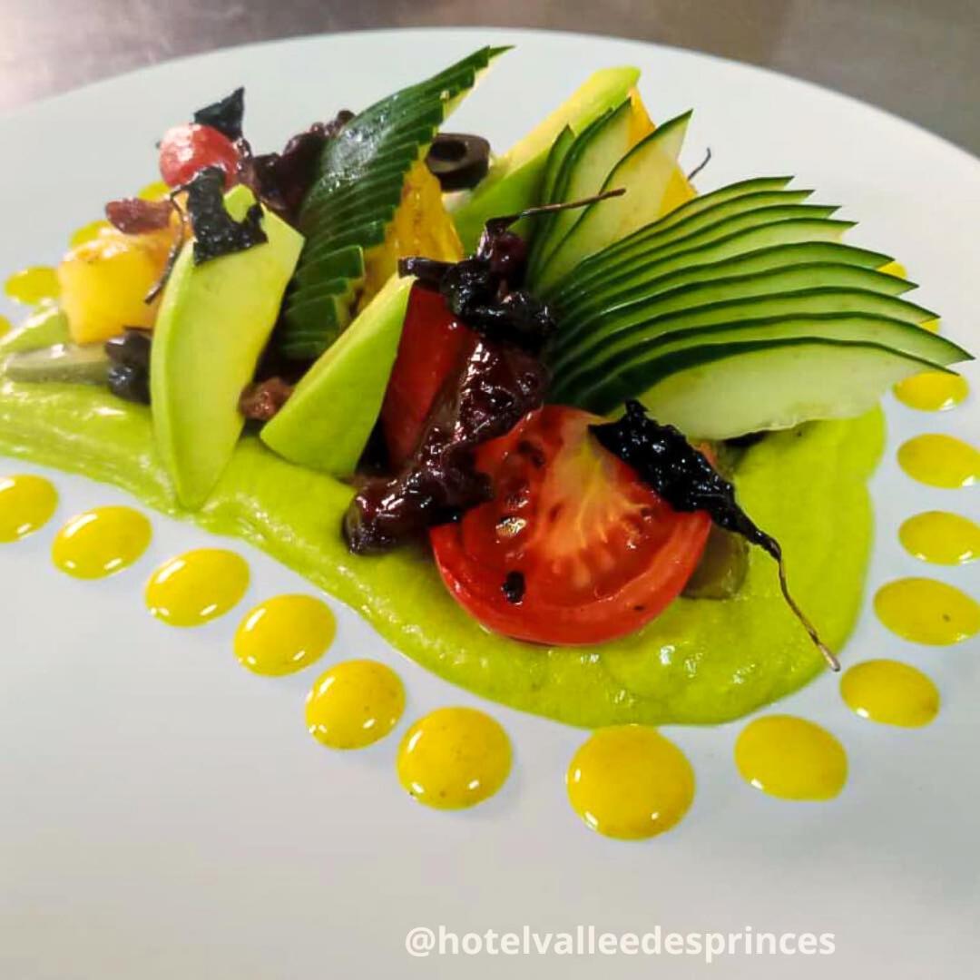 Hotel Vallee Des Princes ドゥアラ エクステリア 写真