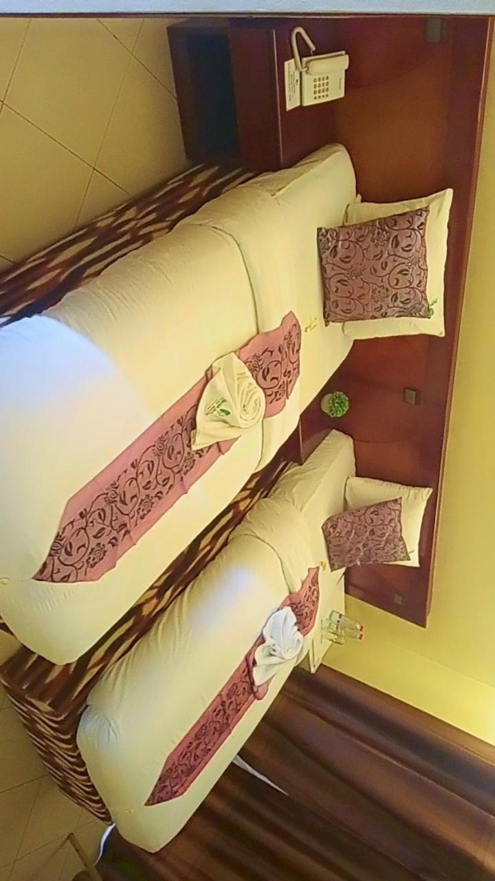 Hotel Vallee Des Princes ドゥアラ エクステリア 写真